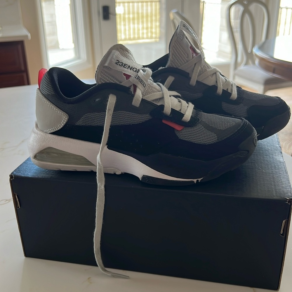 Jordan Air 200E (GS) 4.5 Youth